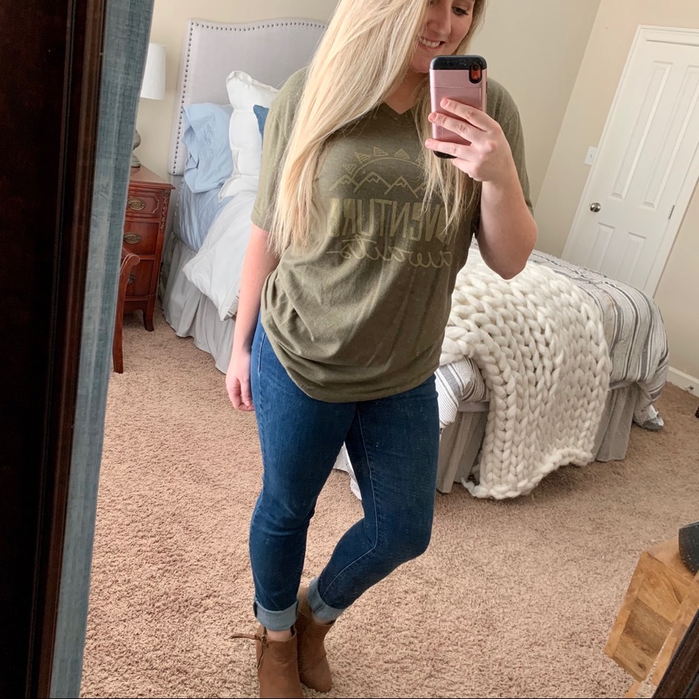 Green Adventure Awaits T-shirt Size Large